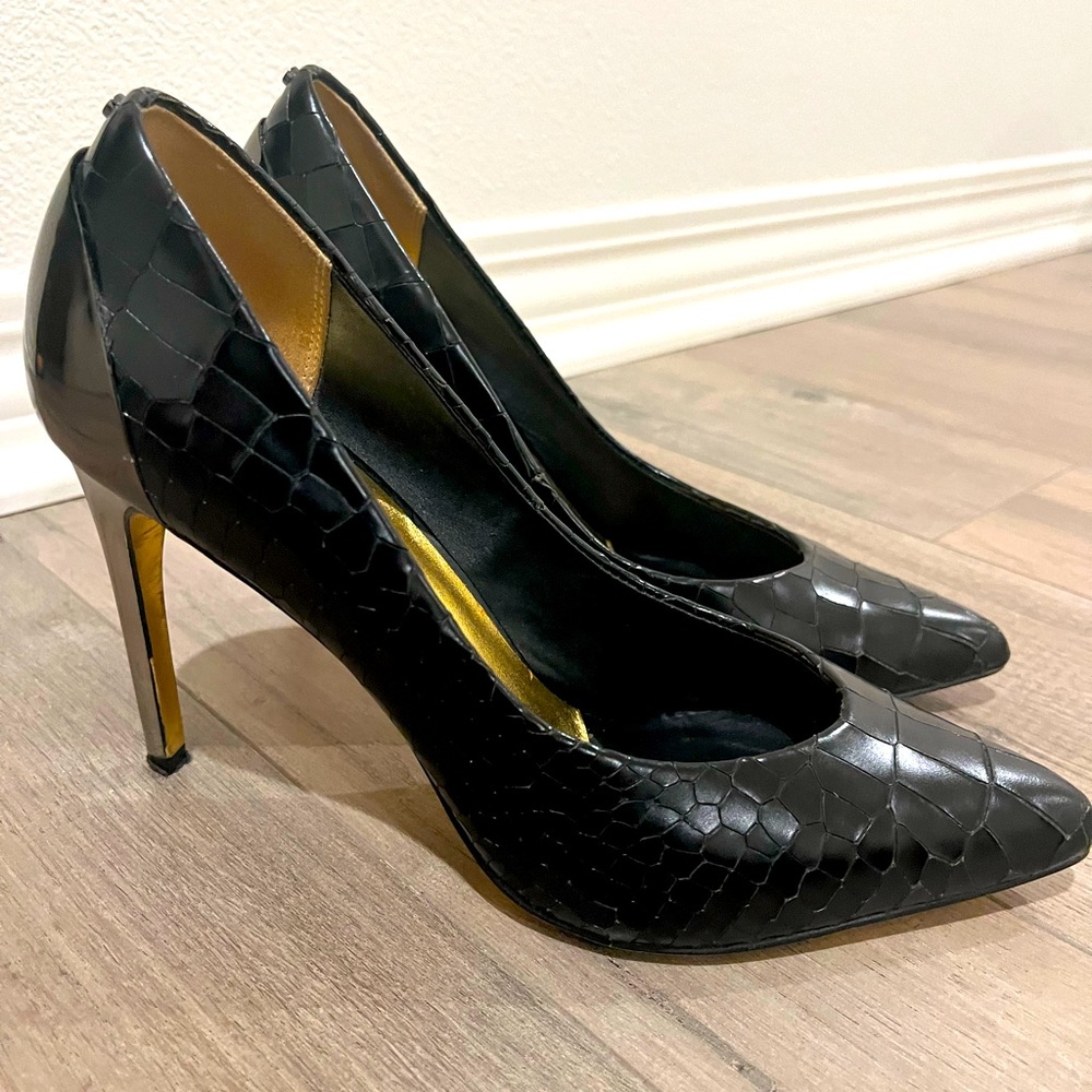 Ted Baker black pumps